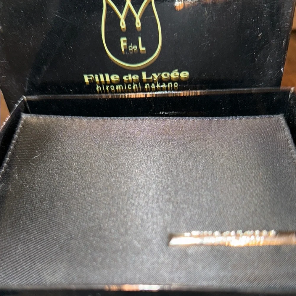 Fille de Lycée Wallet With Silver